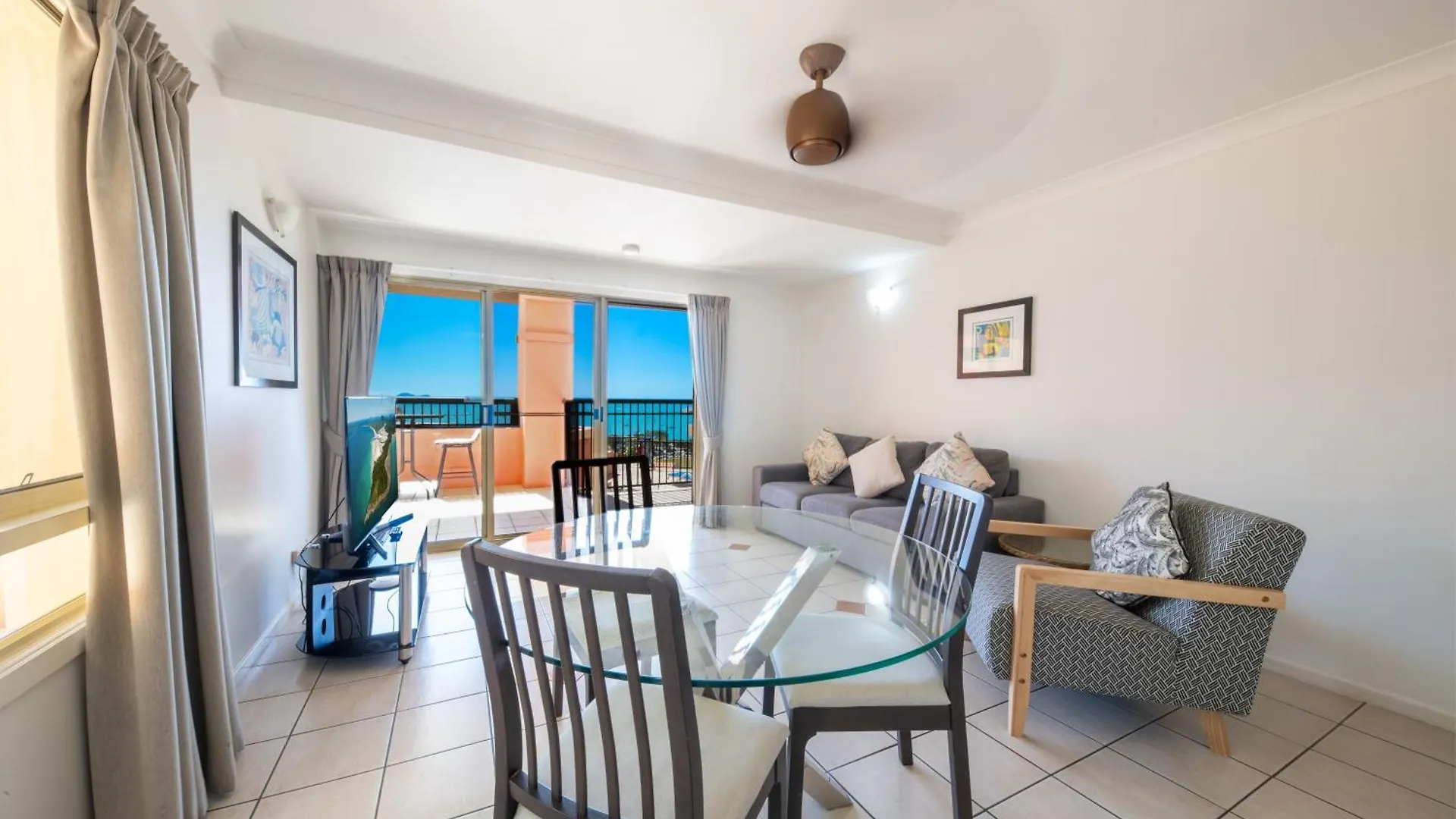 Martinique Whitsunday Resort Airlie Beach 4*,
